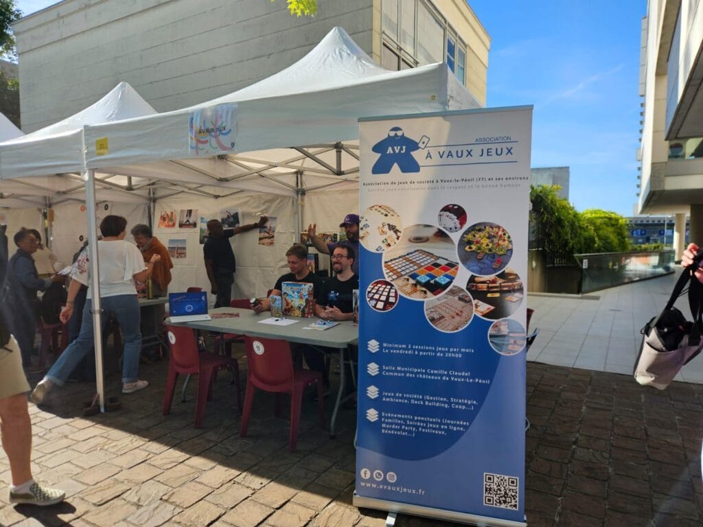 Jeux de société à Vaux-le-Pénil – À VAUX JEUX Stand À VAUX JEUX au Forum des associations de Melun